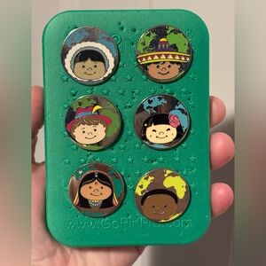 Disney - 2009 Hidden Mickey Pin Set